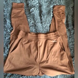 PINK VICTORIA’S SECRET JOGGER PANTS 🤎